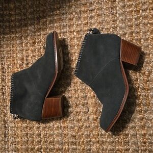 TOMS Leila Grey Booties Size: US 7 wide